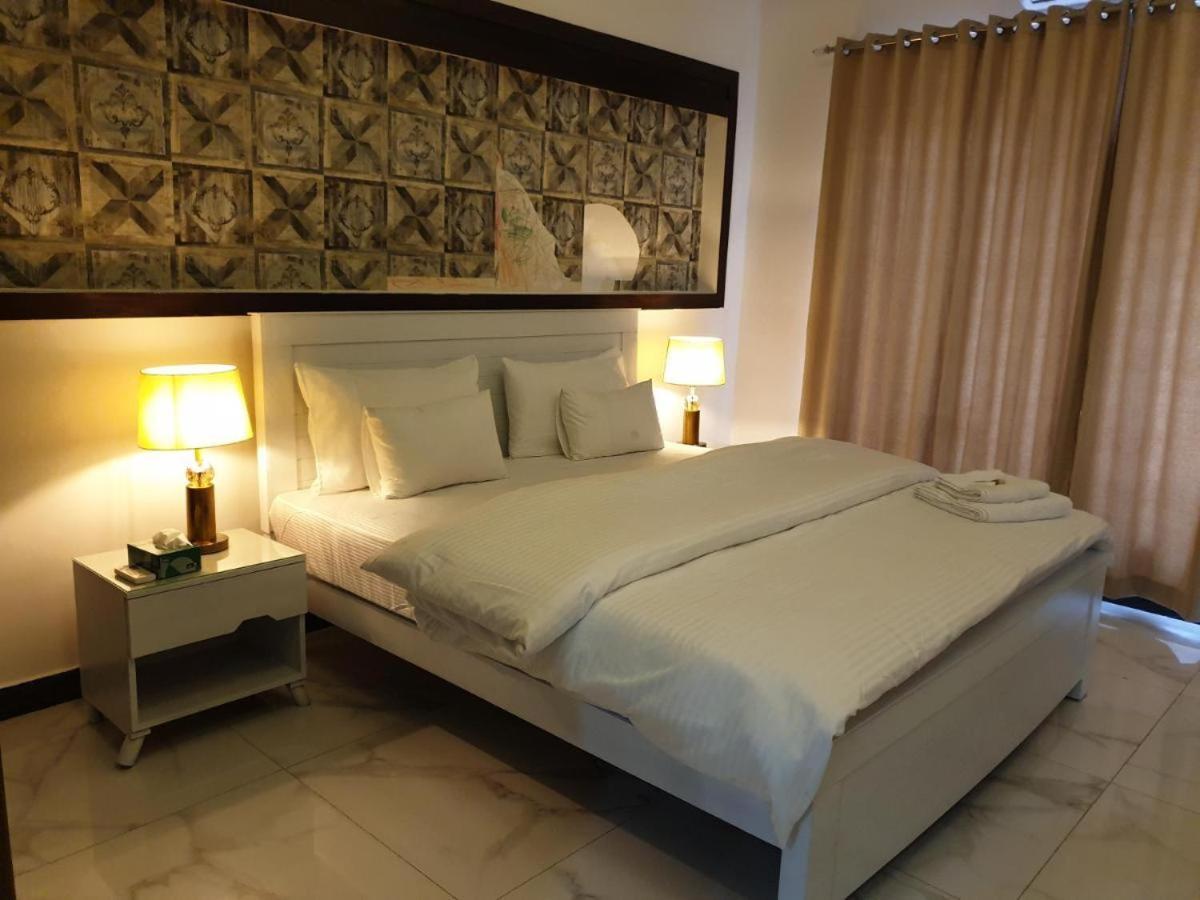 B&B Mumtaz City Islamabad Bagian luar foto