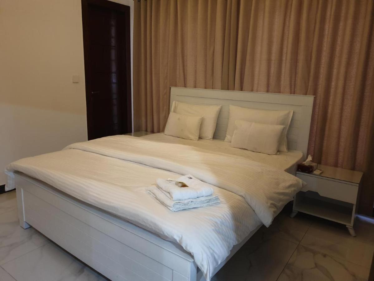 B&B Mumtaz City Islamabad Bagian luar foto