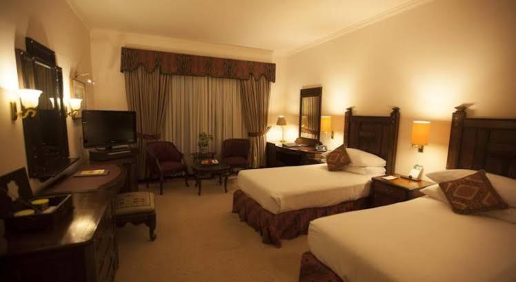B&B Mumtaz City Islamabad Bagian luar foto